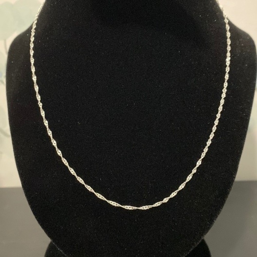 Sterling Silver Singapore Twisted 18" Chain - Brand New - Never Worn
